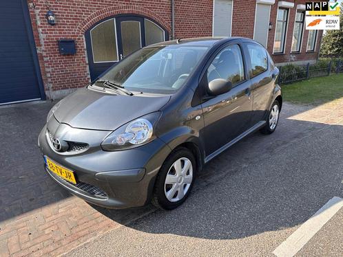 Toyota Aygo 1.0-12V APK 06-01-2026, Auto's, Toyota, Bedrijf, Te koop, Aygo, Benzine, Euro 4, A, Hatchback, Handgeschakeld, Origineel Nederlands