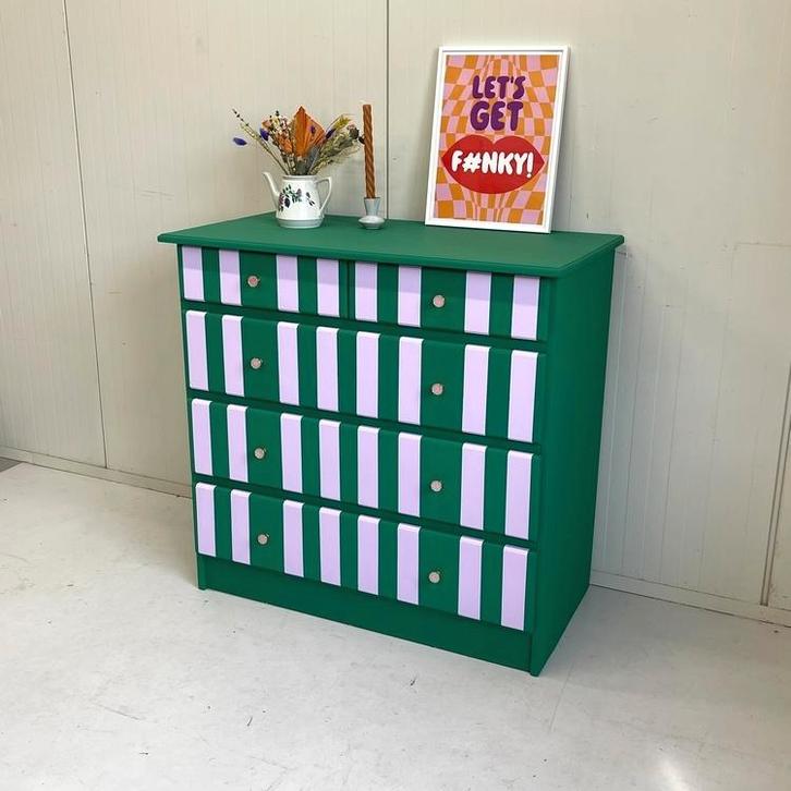 Handgeschilderd funky ladekast commode streep groen/lila, Huis en Inrichting, Kasten | Ladekasten, Zo goed als nieuw, Minder dan 100 cm