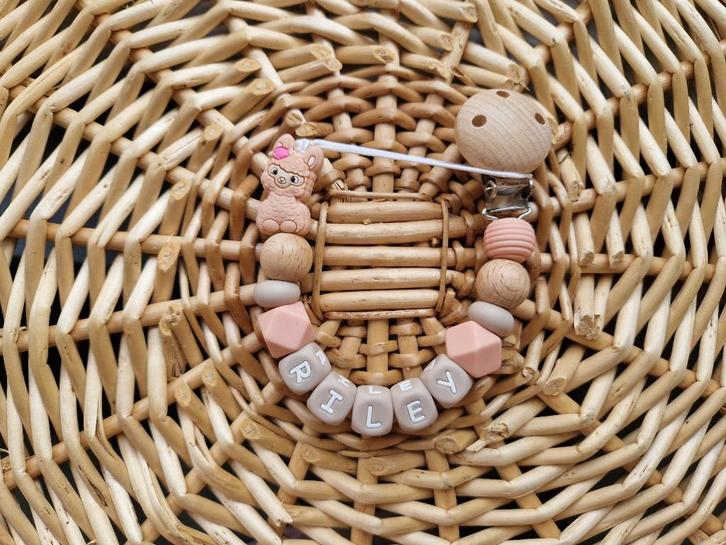 speenkoord lama perzik met of zonder naam €10,95, Kinderen en Baby's, Kraamcadeaus en Geboorteborden, Nieuw, Kraamcadeau, Ophalen of Verzenden