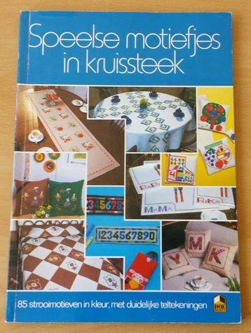Speelse Motiefjes in Kruissteek - Ondori - 1979 beschikbaar voor biedingen