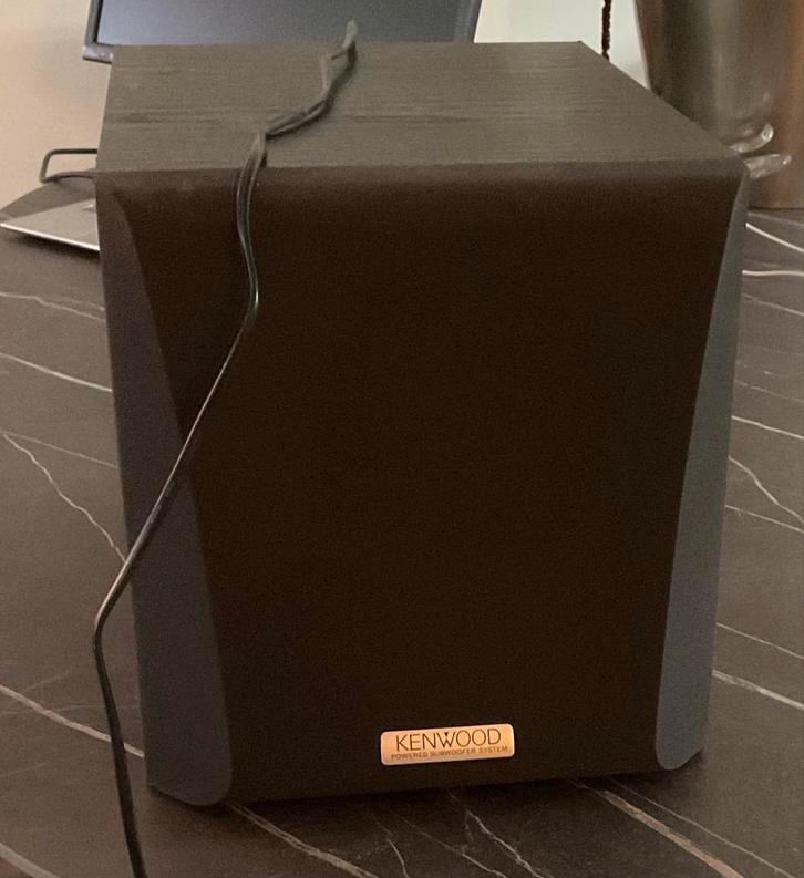 Kenwood Actieve Subwoofer 30x30x40 cm, Audio, Tv en Foto, Luidsprekers, Gebruikt, Subwoofer, Minder dan 60 watt, Overige merken