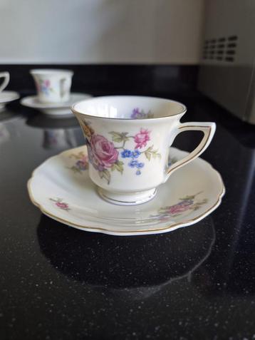 Royal Ivory Kop en Schotel Set (4) beschikbaar voor biedingen