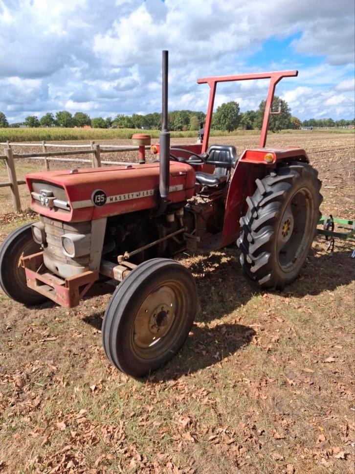 mf 135 en mf 35, Zakelijke goederen, Agrarisch | Tractoren, Massey Ferguson, tot 80 Pk, Gebruikt, Ophalen of Verzenden