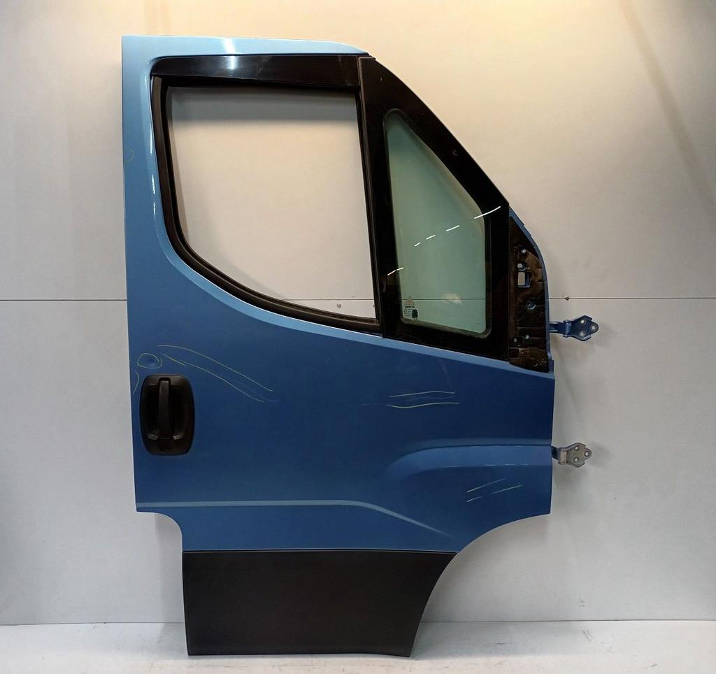 Portier rechts voor Iveco New Daily, Auto-onderdelen, Onderdelen@venauto.nl, Van der Ven Autorecycling B.V., Gebruikt, Ettenseweg 76, 4706 PB Roosendaal, The Netherlands