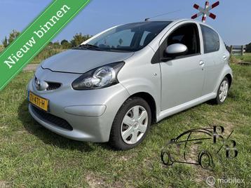 Toyota Aygo 1.0-12V + AIRCO NIEUWE APK 5-DEURS beschikbaar voor biedingen