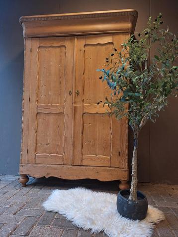 Oude grenen biedermeier linnenkast meidenkast beschikbaar voor biedingen