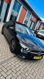 Mercedes-Benz A-Klasse A 200 d AMG line panoram 2020 Zwart, Auto's, Mercedes-Benz, 4 cilinders, Zwart, Diesel, Particulier