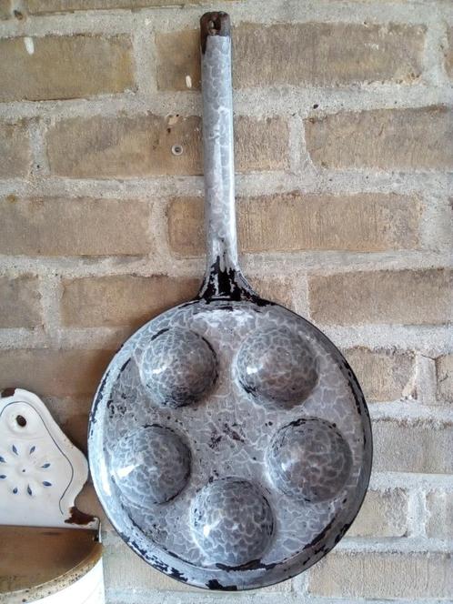 uit oma's keuken nostalgische grijs gewolkte emaille eierpan, Antiek en Kunst, Antiek | Emaille, Ophalen of Verzenden