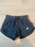 Nike sport short maat 128-137, Kinderen en Baby's, Kinderkleding | Kinder-zwemkleding, Meisje, Zo goed als nieuw, Zwembroek, Ophalen of Verzenden