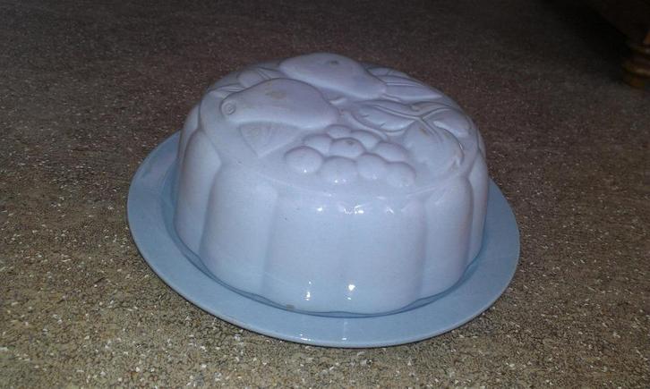 Pudding vorm met schaal., Huis en Inrichting, Keuken | Servies, Gebruikt, Schaal of Schalen, Overige stijlen, Ophalen of Verzenden