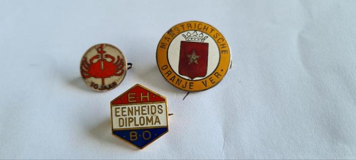 Vintage Speldjes Set - Maastricht, Diploma, Jubileum, Verzamelen, Speldjes, Pins en Buttons, Gebruikt, Speldje of Pin, Stad of Land