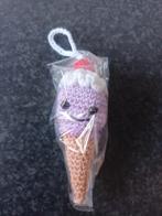 Nieuw gehaakte (sleutel) hanger ijsje, Ophalen of Verzenden, Nieuw, Overige typen