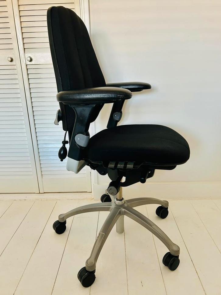 Ergonomic Office Chair RH Logic Bureaustoel + lendepomp, Huis en Inrichting, Bureaustoelen, Zo goed als nieuw, Bureaustoel, Zwart
