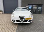 Alfa Romeo Giulietta 1.4 T Progression|170pk|Leder|Trekhaak, Voorwielaandrijving, Gebruikt, 4 cilinders, Wit