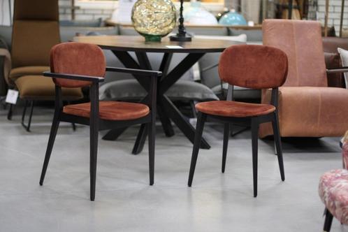 2 mooie eetkamerstoelen hout velvet roestkleur Deense stijl, Huis en Inrichting, Stoelen, Zo goed als nieuw, Twee, Hout, Stof