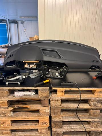 Vw tiguan dashboard met airbag beschikbaar voor biedingen
