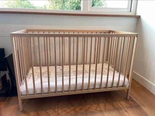 Ledikant + matras zgan, Kinderen en Baby's, Babywiegjes en Ledikanten, Zo goed als nieuw, Ledikant, Ophalen