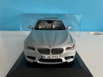BMW M5 F10 1:18 PARAGON beschikbaar voor biedingen