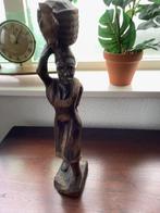 houten snijwerk vrouw met mand met vogels op haar hoofd 37cm, Ophalen of Verzenden