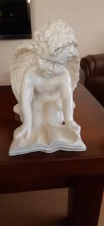 Mooie polystone engel met boek, Ophalen of Verzenden, Zo goed als nieuw