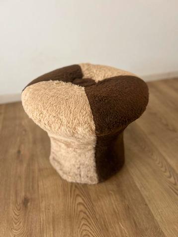 Vintage poef chocoladebruin beige ronde poef kruk pluche beschikbaar voor biedingen