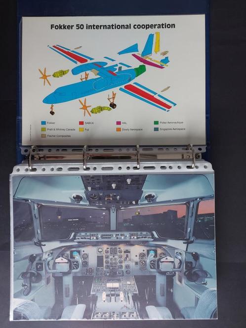 Fokker map met totaal 104 fotokaarten F50 en F70 (K1070), Verzamelen, Luchtvaart en Vliegtuigspotten, Gebruikt, Kaart, Foto of Prent