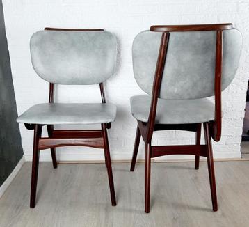 Vintage stoelen set van 2 beschikbaar voor biedingen