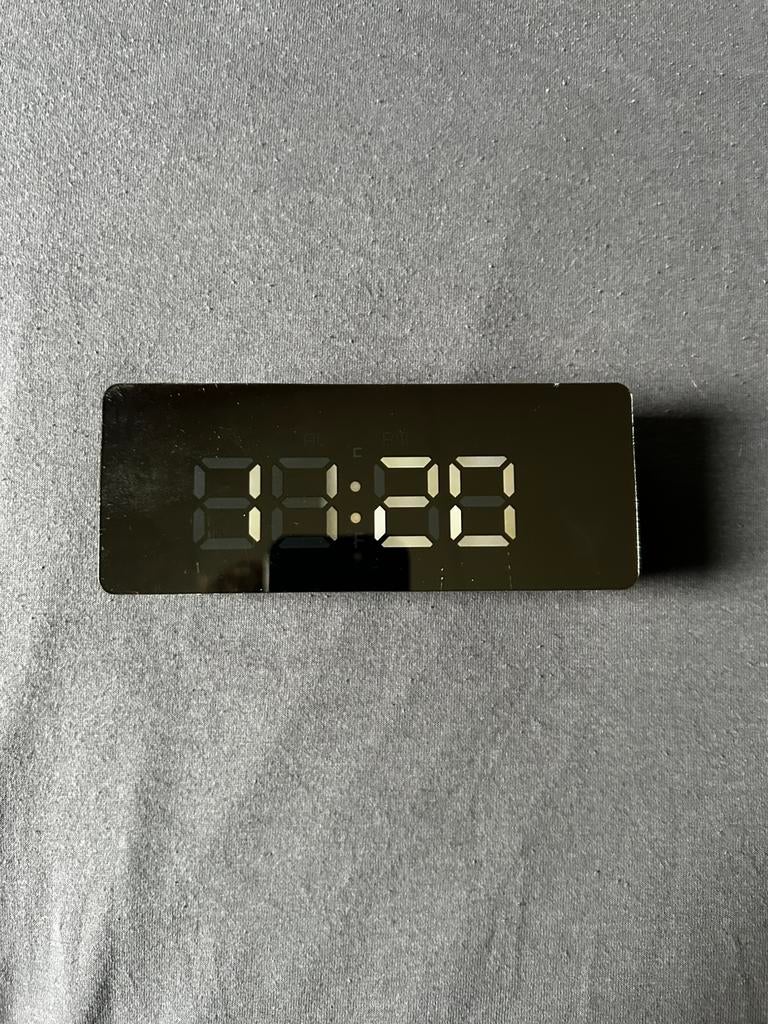 Moderne wekker draadloos, Witgoed en Apparatuur, Wekkers, Ophalen of Verzenden, Zo goed als nieuw, Digitaal