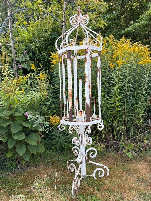 Decoratieve kaarsenhouder metaal wit met patina, Huis en Inrichting, Woonaccessoires | Kandelaars en Kaarsen, Gebruikt, Kandelaar