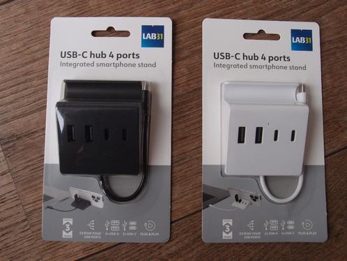 USB-C hub 4 ports / poorten + smartphone stand zwart of wit, Computers en Software, Dockingstations, Nieuw, Docking station, Laptop