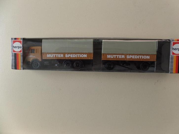 Mercedes vrachtwagen / aanhanger Mutter (Herpa), Hobby en Vrije tijd, Modelauto's | 1:87, Nieuw, Bus of Vrachtwagen, Herpa, Verzenden