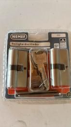 Nemef 111/9  2 stuks, Doe-het-zelf en Verbouw, Ophalen of Verzenden, Nieuw, Rvs, Slot