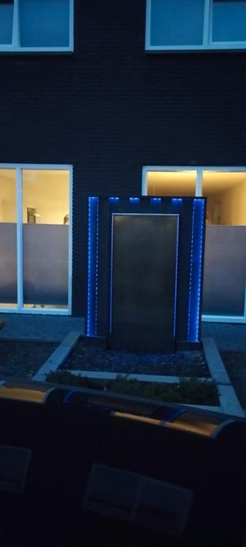Rvs water muur met pomp tekoop beschikbaar voor biedingen