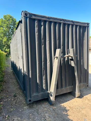 20 ft Container met slee en haak  beschikbaar voor biedingen