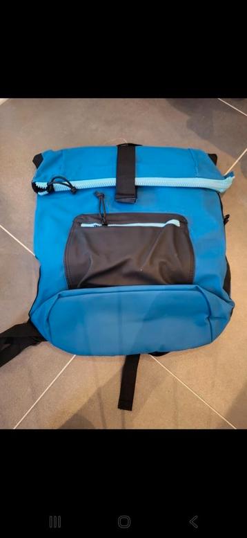 Fiets en rugtas in 1 beschikbaar voor biedingen