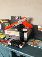 Nintendo met mario 1-2-3 boekjes en zapper, Spelcomputers en Games, Spelcomputers | Nintendo NES, Met 2 controllers, Met games