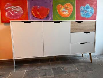 Dressoir beschikbaar voor biedingen