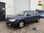 Mazda 323 1.5 F|AIRCO|ELEK PAKKET|LMV|NWE APK|NAP|ALLSEASON, Auto's, Mazda, Stof, Zwart, 4 cilinders, Origineel Nederlands