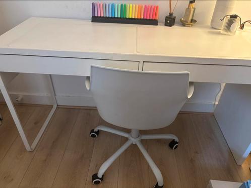 Wit bureau en bureaustoel, Huis en Inrichting, Bureaus, Zo goed als nieuw, Ophalen