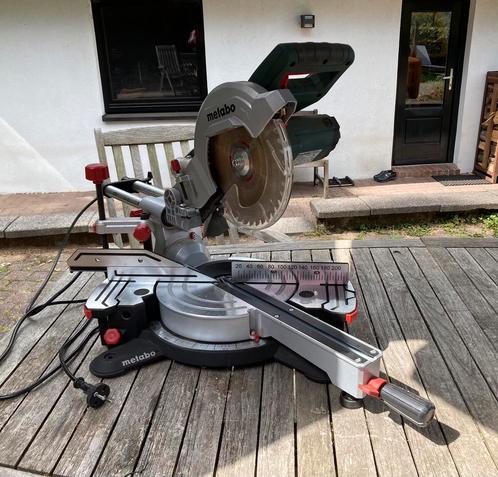 Metabo KGS 216 M zaagmachine, afkortzaag, kap-verstekzaag, Doe-het-zelf en Verbouw, Gereedschap | Zaagmachines, Zo goed als nieuw