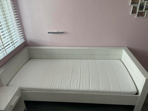 Woood Robin bed en nachtkastje, Huis en Inrichting, Slaapkamer | Bedden, Zo goed als nieuw, Eenpersoons, 200 cm, Hout, Wit, Ophalen