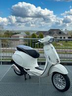 Vespa Sprint Wit 2014 met schade 5000 km GOEDKOOPSTE VAN NL, Fietsen en Brommers, Brommers | Schadebrommers, Maximaal 25 km/u