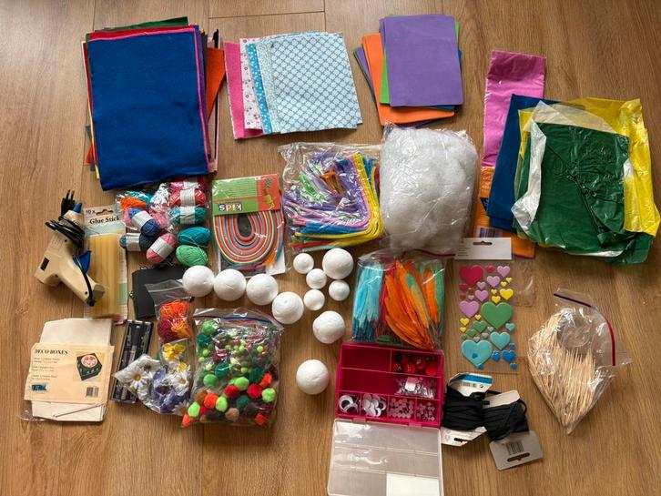 Box Knutselspullen creatief materiaal surprise maken, Hobby en Vrije tijd, Knutselen, Zo goed als nieuw, Materiaal, Ophalen