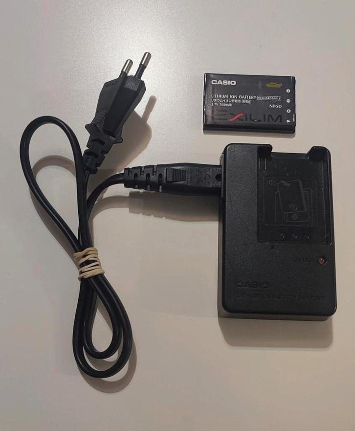 Casio NP-20 Batterij + Oplader BC-11L, Audio, Tv en Foto, Accu's en Batterijen, Gebruikt, Oplaadbaar, Ophalen of Verzenden