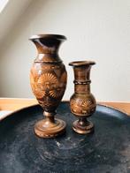 Vintage 2 Handgesneden Houten Vazen leuke combinatie, Ophalen of Verzenden, Overige materialen