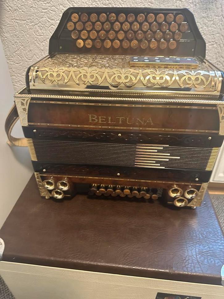 Beltuna Alpstar IV D Emotion Walnut Gold Harmonika, Muziek en Instrumenten, Accordeons, Gebruikt, Knopaccordeon, Overige merken
