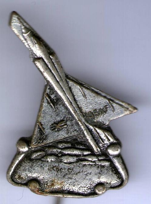wolfhounds soesterberg ISAF zilverkleurig speldje ( F_226 ), Verzamelen, Speldjes, Pins en Buttons, Zo goed als nieuw, Speldje of Pin