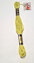 DMC mouline, groen 472, Mulhouse, France, Ophalen of Verzenden, Borduurgaren of Zijde, DMC