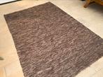 Leer geweven vloerkleed chocolade bruin 160 x 230 cm, Bruin, 150 tot 200 cm, 200 cm of meer, Ophalen of Verzenden