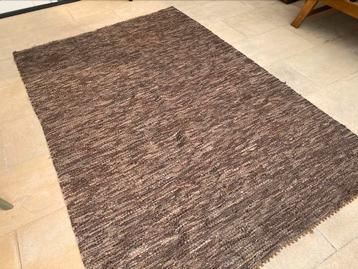 Leer geweven vloerkleed chocolade bruin 160 x 230 cm beschikbaar voor biedingen